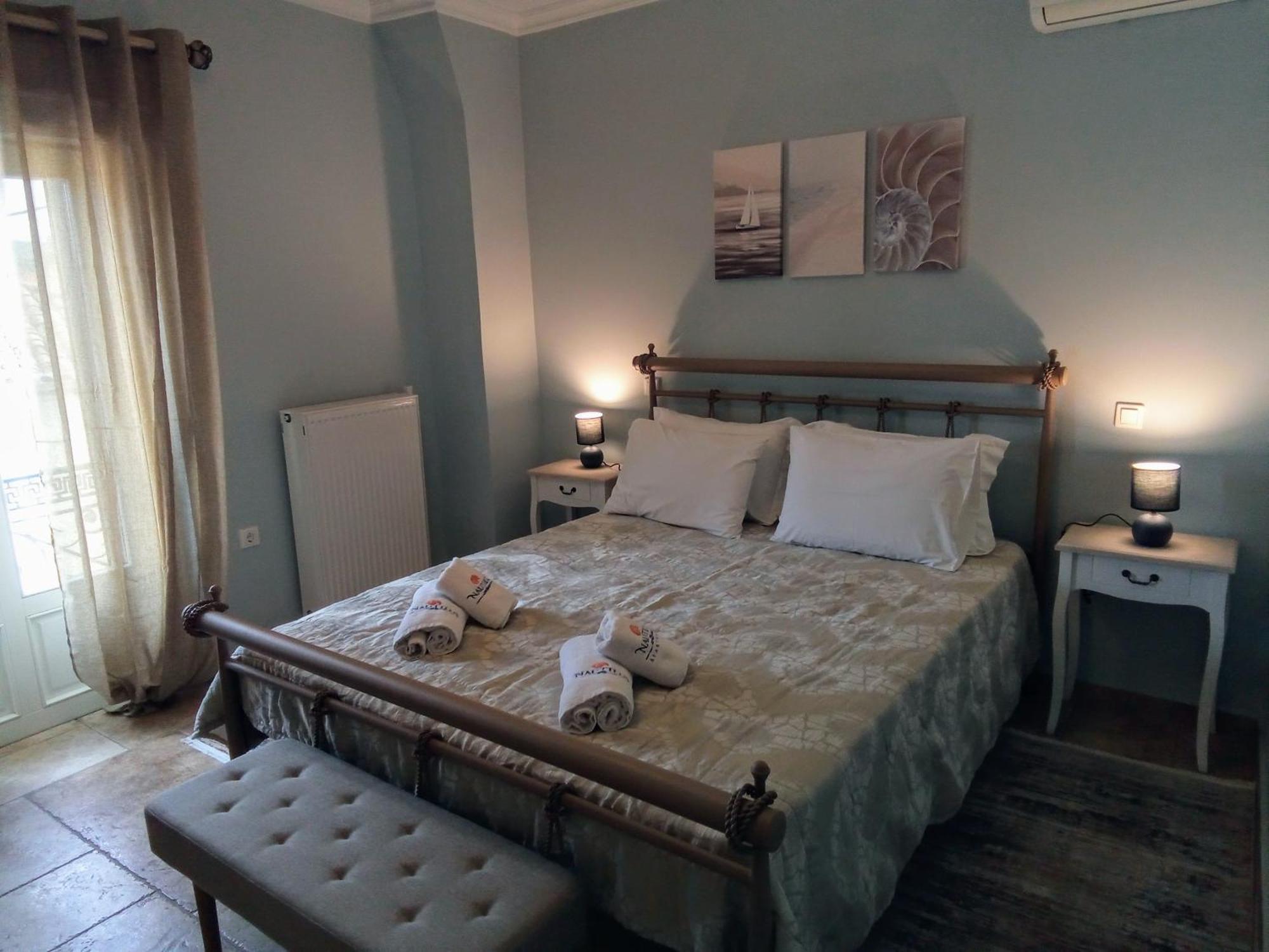 Nautilus Luxury Suites Galaxídhion Værelse billede