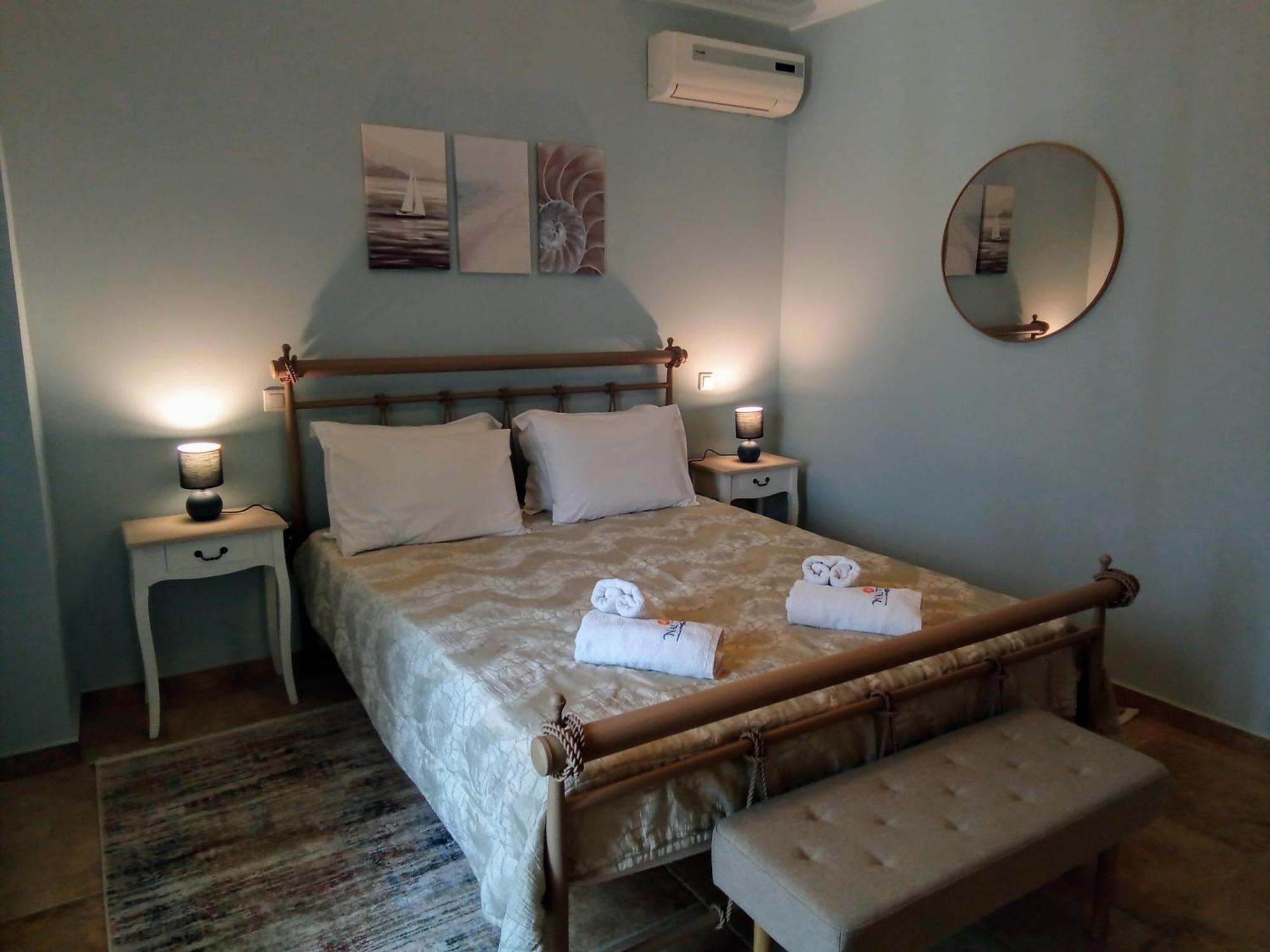 Nautilus Luxury Suites Galaxídhion Værelse billede